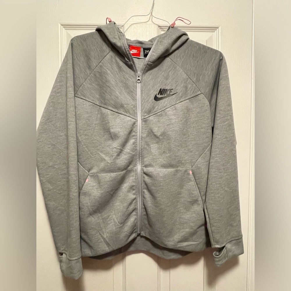Nike Gray Long Sleeve Hoodie with Boxy Fit
